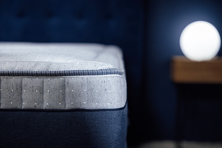 N°2 HYBRID — vue en chambre