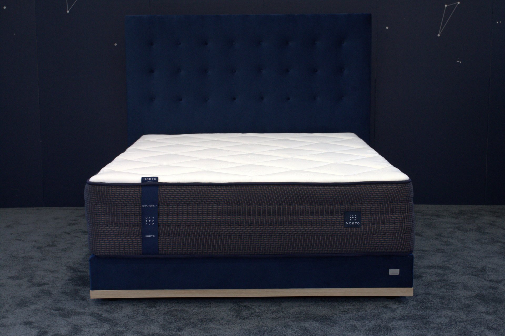  CHAMBRE 7 — matelas en situation