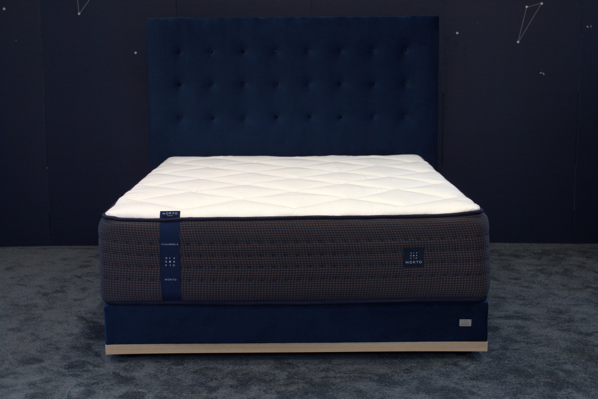  CHAMBRE 9 — matelas en situation